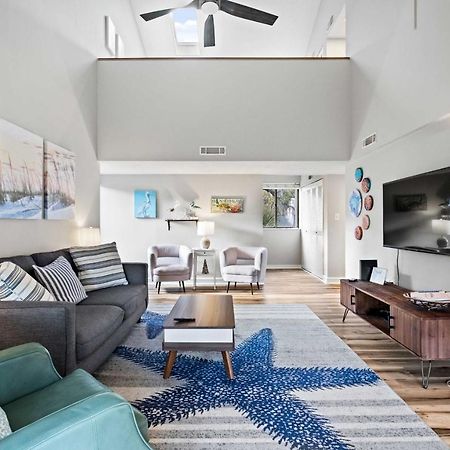 Coastal Oasis With Pool - Walk To Coligny Beach Park Pulau Hilton Head Luaran gambar