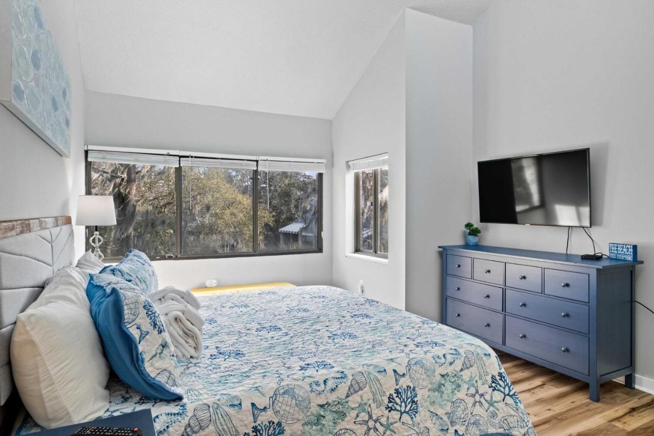 Coastal Oasis With Pool - Walk To Coligny Beach Park Pulau Hilton Head Luaran gambar