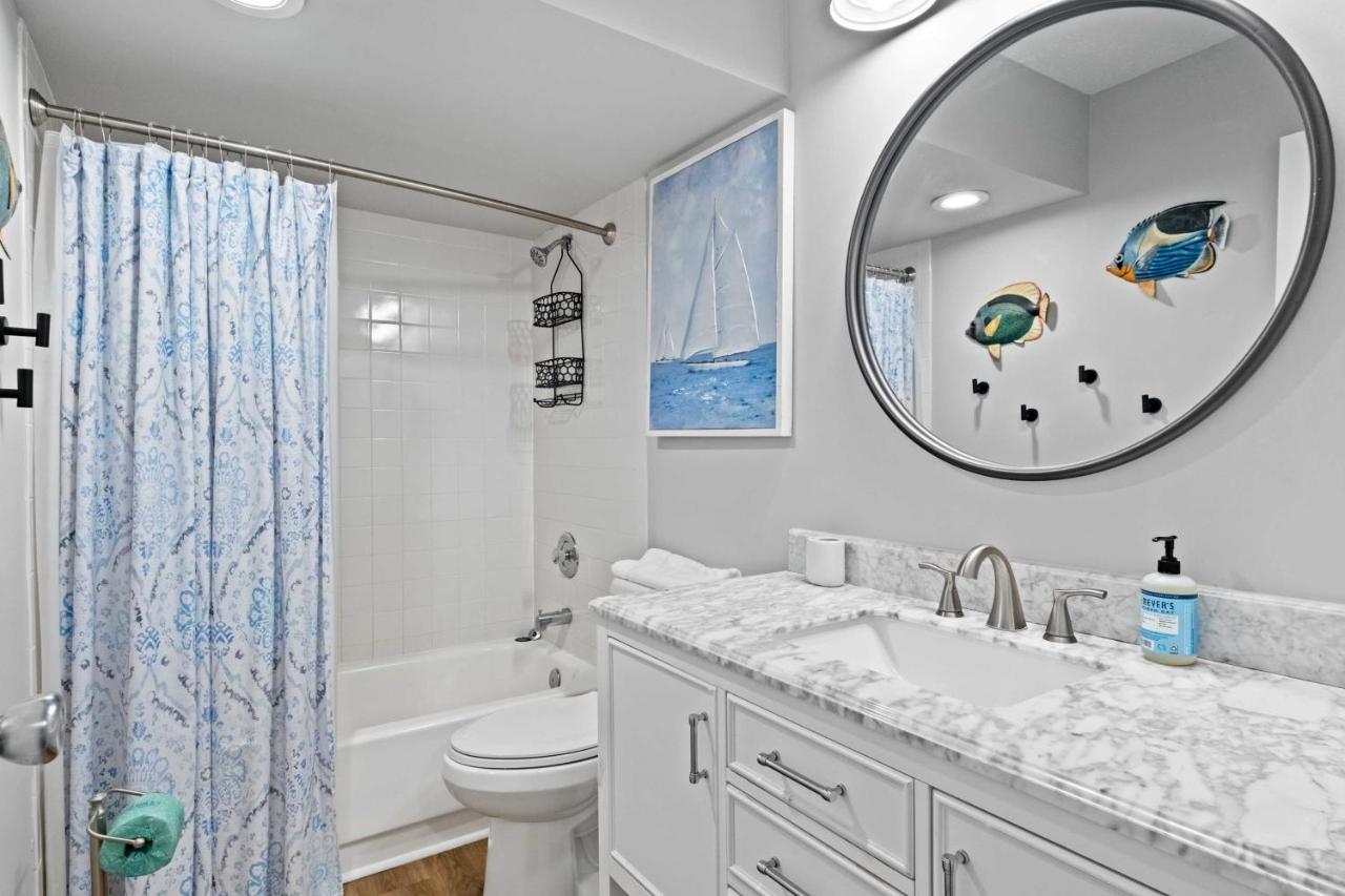 Coastal Oasis With Pool - Walk To Coligny Beach Park Pulau Hilton Head Luaran gambar