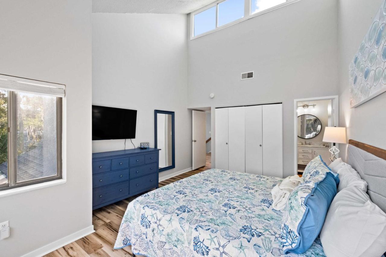 Coastal Oasis With Pool - Walk To Coligny Beach Park Pulau Hilton Head Luaran gambar